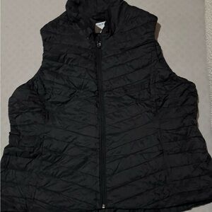 Old navy women’s XXL Black Quilted Puffer Vest